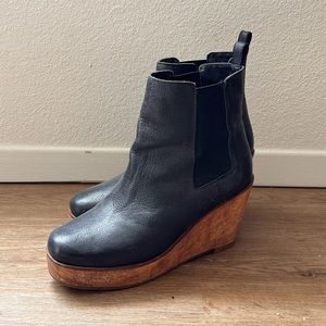 Kelsi Dagger Platform black leather Wedge Ankle boots, size 9.5